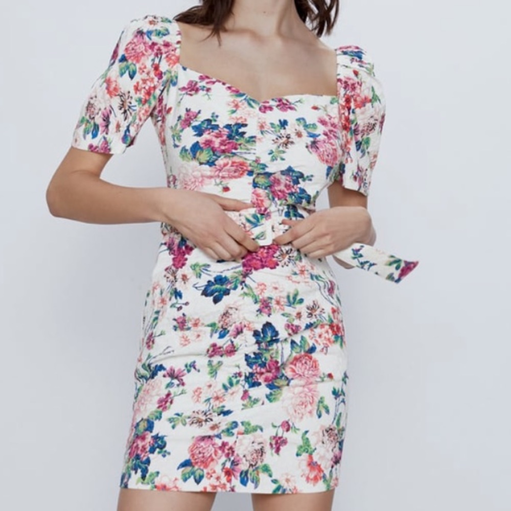 Zara Women’s Floral Mini Dress w/ Belt Size Small